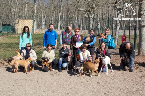 Foto de grup de la 13a edició Tinc un gos i ara què: curs d'educació canina i coneixements veterinaris