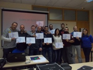 Bona part dels alumnes amb els seus diplomes de finalització del curs!