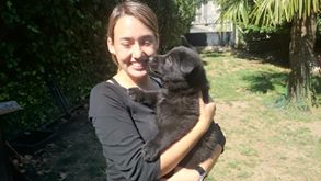 Foto d'en Bond i una servidora a Galícia. Us asseguro que volia triar una femella però em vaig enamorar d'ell en aquest moment! 